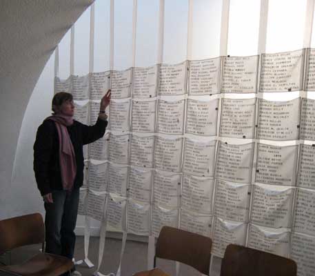 Click to stop on this photo